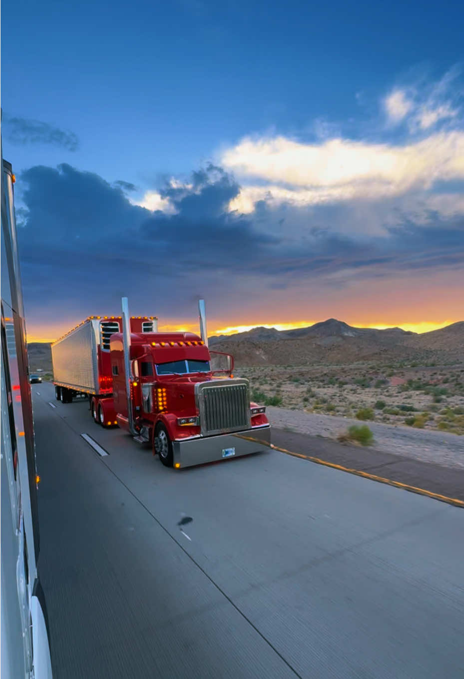 What a evening view 🔥🤙🧿  SNAPCHAT-Avidhesa #buildnotbought #peterbilt #avidhesa #yourgirlsfavoritetruck #redpeterbilt #fyp #foryoupage #customtrucks #semitruck #dhesa #trucker #peterbilt389 #truck #jatt #jatti #peterbilt379 #singh #kaur #punjab #punjabi #bigrig #18wheeler #driver #dream #sidhumoosewala #bakersfield #california #indianapolis #indiana #surreypind #brampton #canada #india #jattlife #dhesa22 #spreadaxlemafia #rich #iykyk 