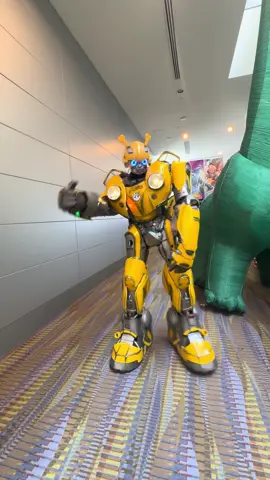 Bumble is teaching everybody how to Dougie ##sanantonioentertainment##autobot##trasformer##bumblebee