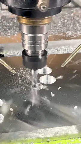 Schönheit der Mechanik #CNC -Bearbeitung #Numerisch -kontrollierte Bearbeitung #Aluminiumbearbeitung #Teilbearbeitung #Metallbearbeitung #Drehmaschine #Fräsmaschine #Schleifmaschine