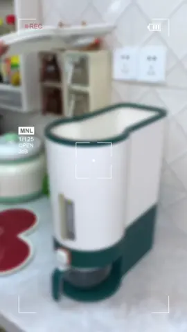 Đựng gạo kín đáo – Chống kiến, chống ẩm đỉnh cao! 🐜#giadung #giadungtienich #giadungthongminh 