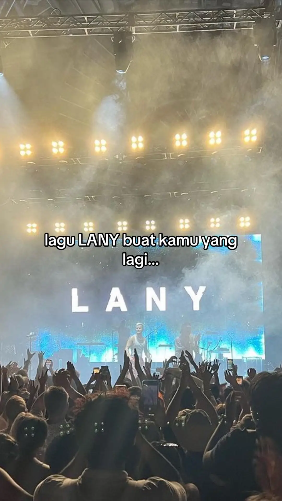 ada yang sering relate ga sama lagu lagu nya lany #lany #playlistspotify #music #relatable #beranda #galaubrutal 