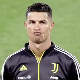 يعزف على اوتار قلبي 😭💗! #cristianoronaldo 