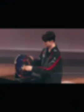 Lấy lại tinh thần =)) nhà mình đi EWC tiếp nào #t1 #t1win #t1lol #fyp 