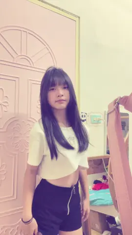 看起來好厭世