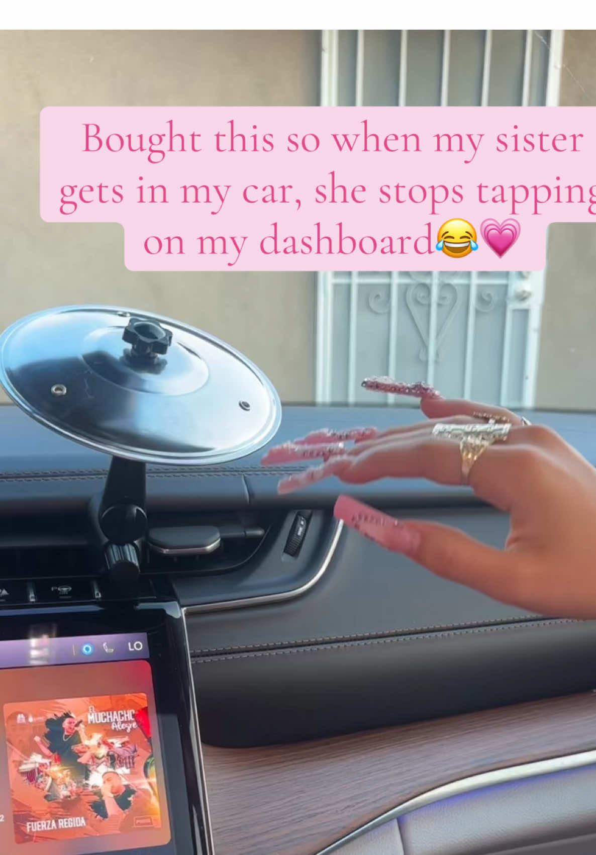 I think we all tap to the beat of the music while we are in the car😂💗 don’t forget to get yours💗#f#fypd#drummerc#caraccessoriest#tamborazot#tiktokshopp#paratic#carcymbal