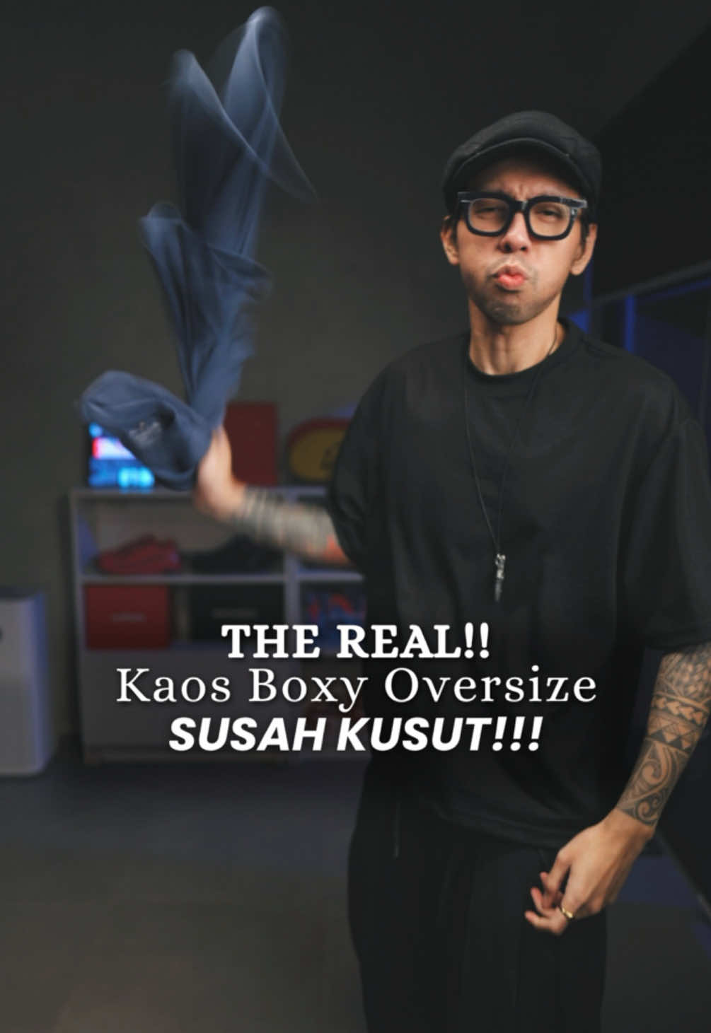 Kaos Boxy Oversize ini susah kusut banget. Ini versi Boxy Oversize yaa. Beda sama yg kemaren 👌🏻 #kaos #tshirt #clothing #apparel #kaospolos #kaosoversize #kaosboxy 