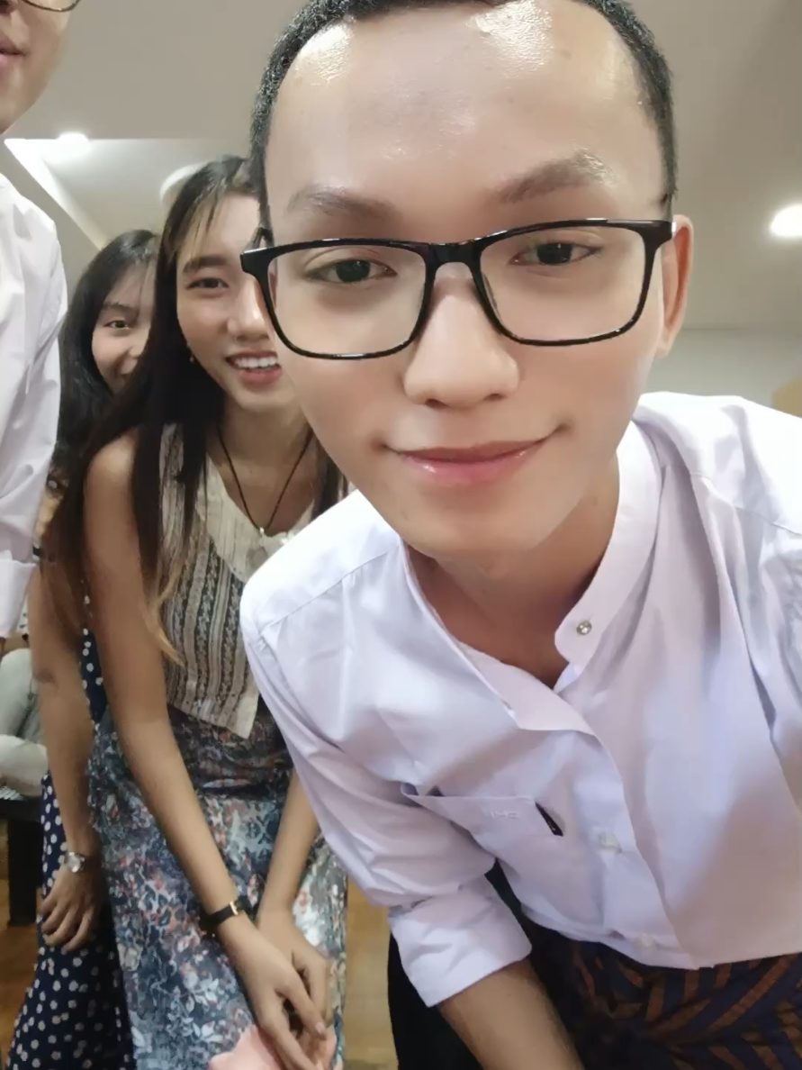 hehehe catwalk 🤣#foryoupage #fypシ゚ #catwalk #tiktokmyanmar #ရောက်ချင်တဲ့နေရာရောက်👌 