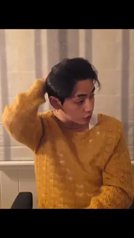 Omg 🤤 #kimtaehyung en su live más reciente se ven tan jodidamente sexy 🫦😍🫠#taehyung #v #btsv #vbts #fyp #viral #foryou #parati #bts 