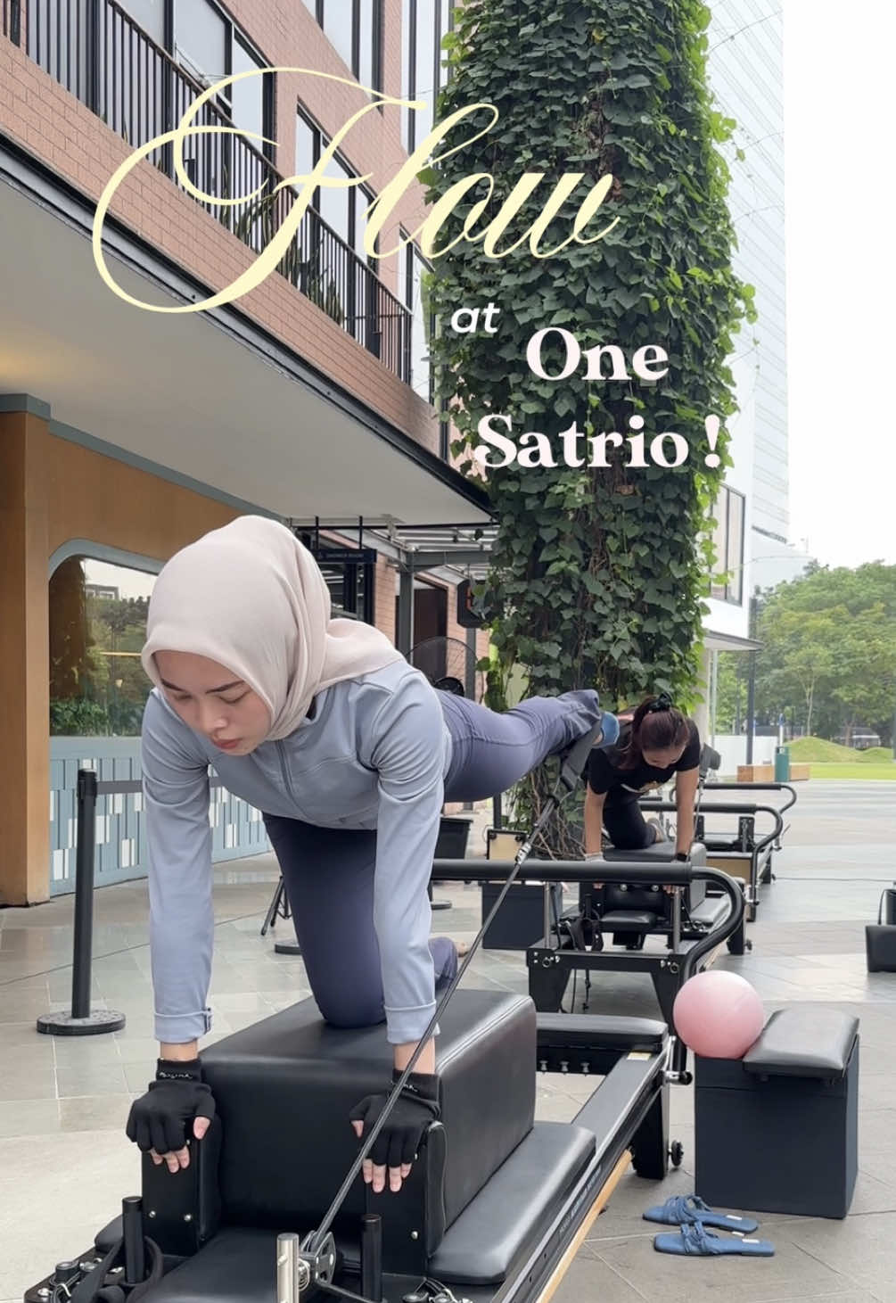 finally outdoor pilates is backkkkk, here it is 'Flow at One Satrio' by @Vorme Pilates 🍃🏙️🧘🏻‍♀️ #VormeOnTour 