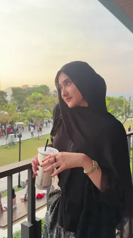 cekkk outttt kerudungg marlaaa😘😘🥰🥰🥰🥰