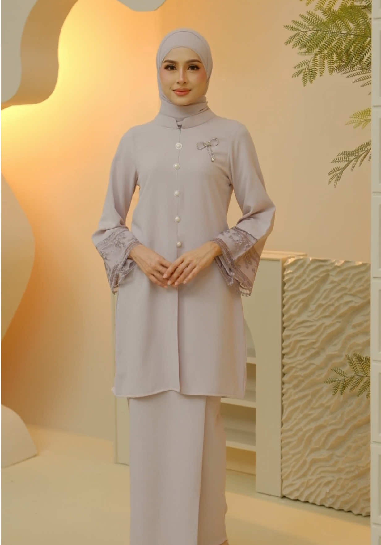 Auto nampak ayu if pakai our Haura Kurung ni especially kalau add on dgn selempang & brooch yg cantik 😍