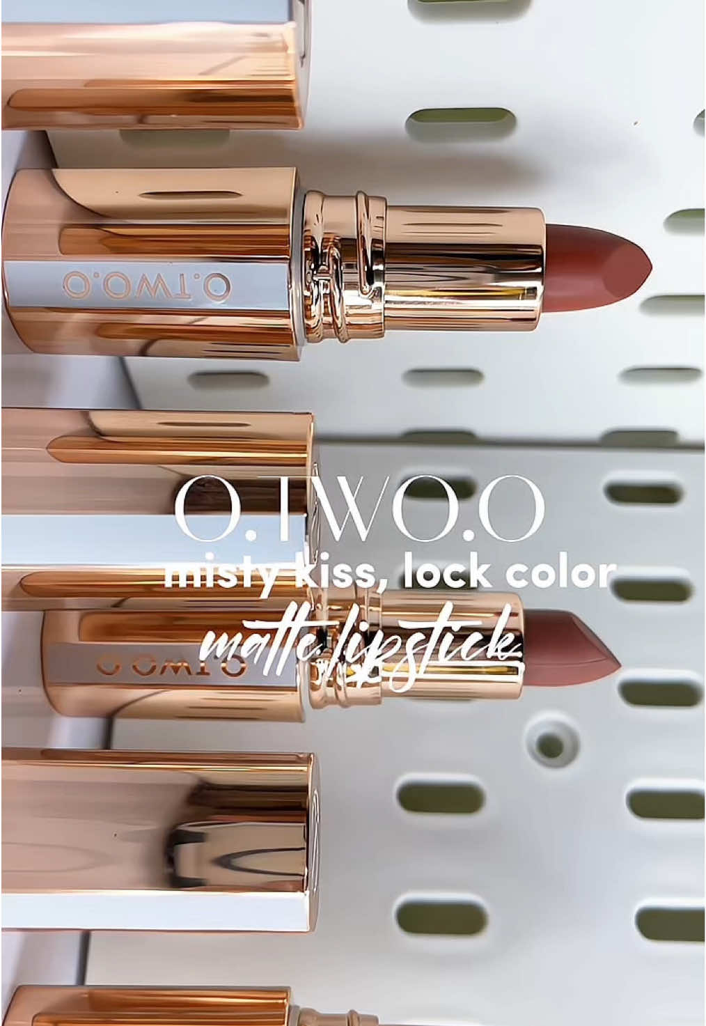 Try now this misty kiss lock color from @O.TWO.O Beauty 💄👄 #otwoo #otwoophbeauty #otwoolipstick #mattelipstick 