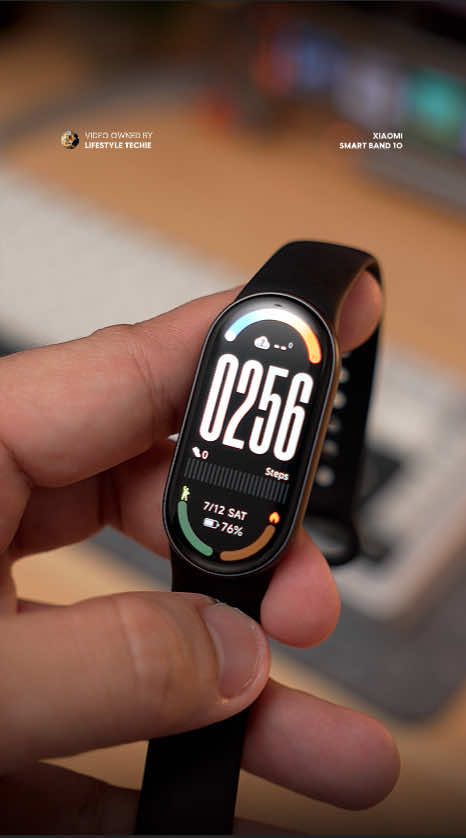 The Xiaomi Smart Band 10 now features an updated screen with a larger and brighter display. #xiaomi #miband10 #smartwatch #xiaomismartband10 #smartband  @Mi Online Mall 