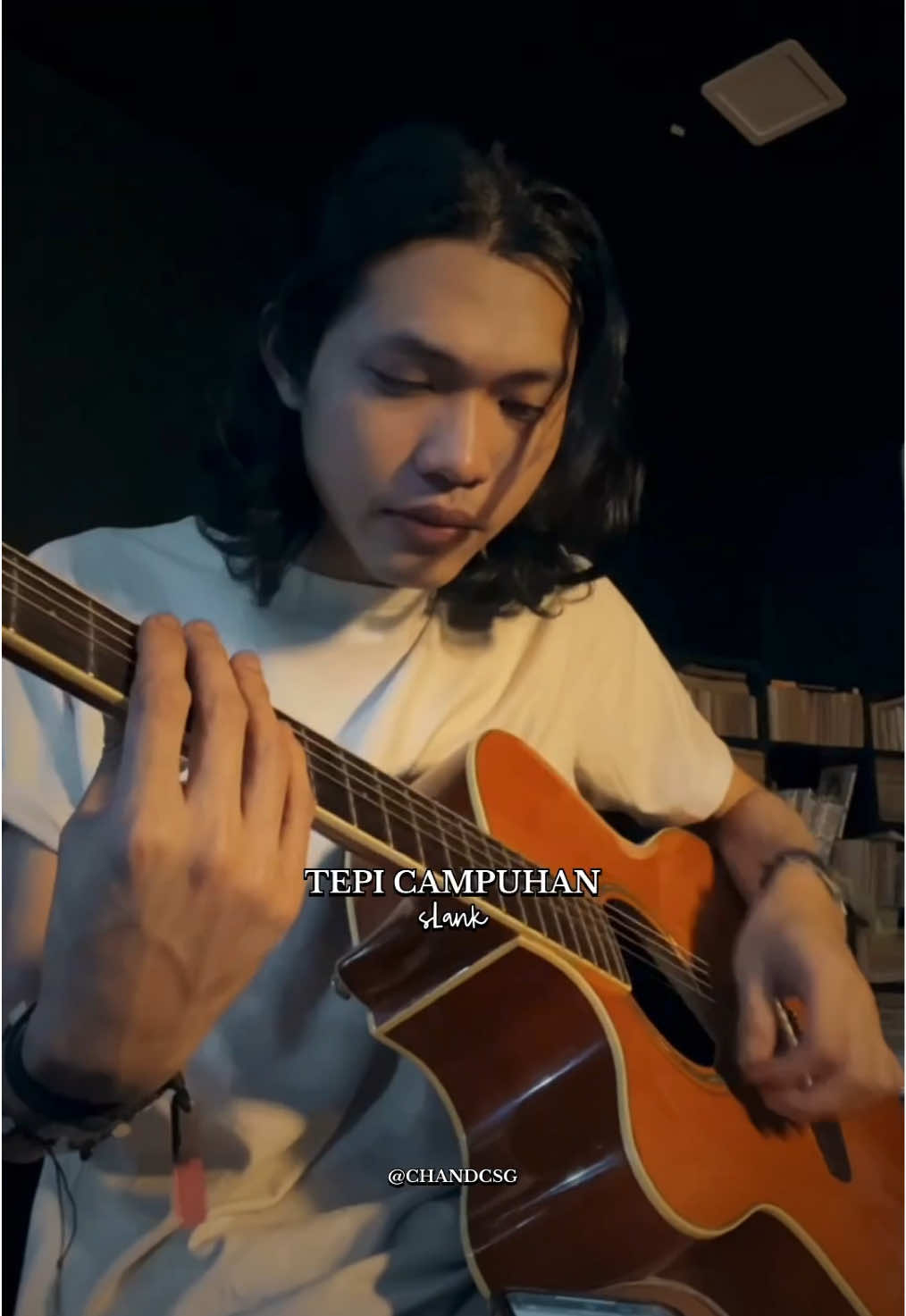 Hantam rembulannya ! #slank #tepicampuhan #slankers #slanky #slankersnusantara #slankersindonesia #coversong #musicvideo #storytimes #storytime #chandcsg #senyawaofficial 