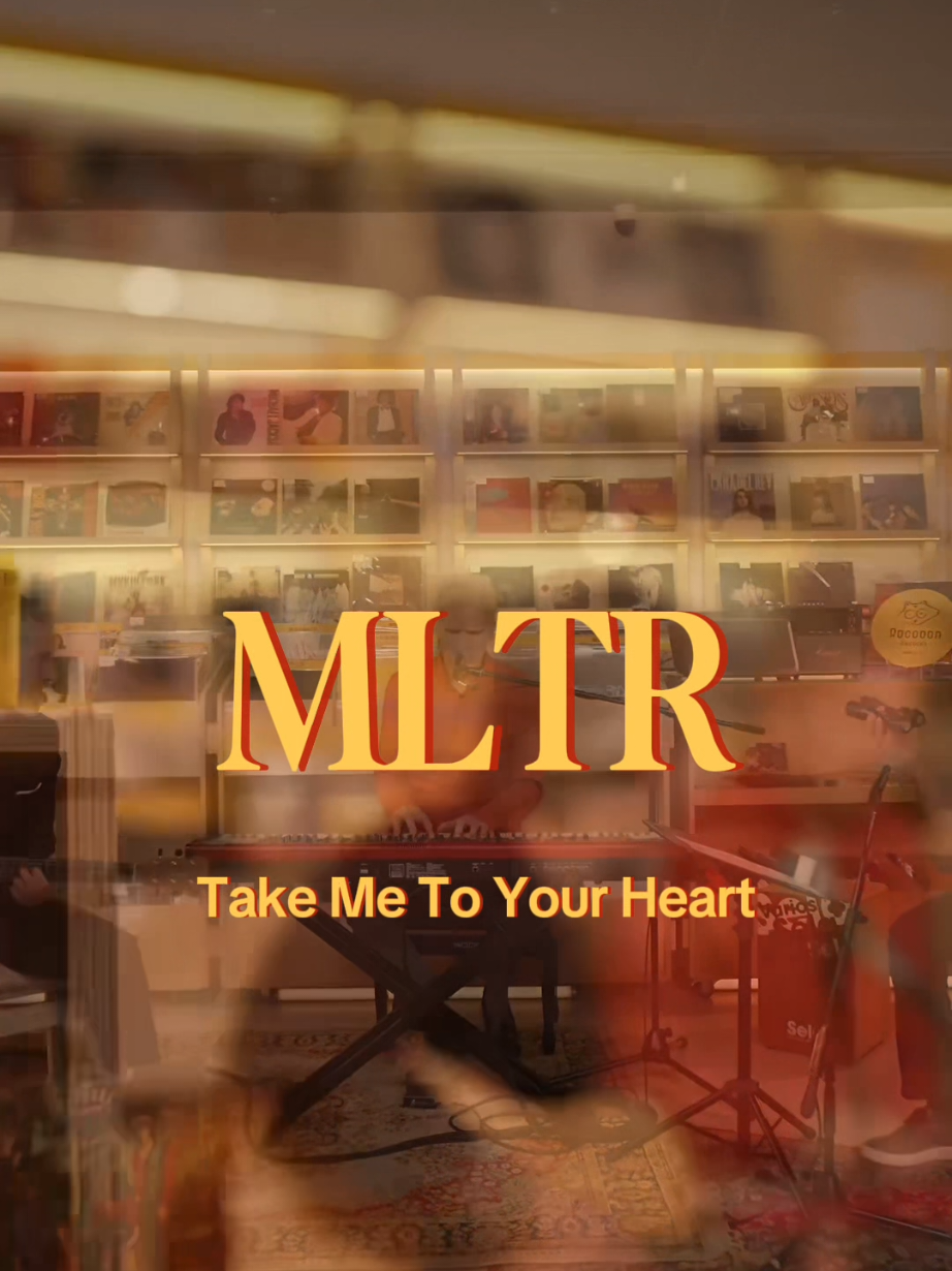 We tried bring ‘Take Me to Your Heart’ back to where it feels most alive… 🎶💕 Who’s vibing with us in the record shop? #MLTR #RecordShopMagic #china #acoustic 