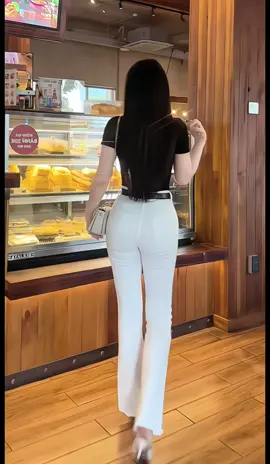 Quần jean kaki loe dáng dài#quanjean #quanjeannu #quanjeanongloe #quanjeanongloecapcao #xuhuong 