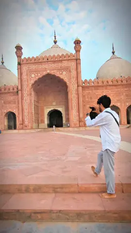 #cinematography #cinematicvideo #vedioviraltiktok #foryoupage #foryou Badshahi Masjid Lahore Some Cinematic Shot's ⚡❤️💯🌧️