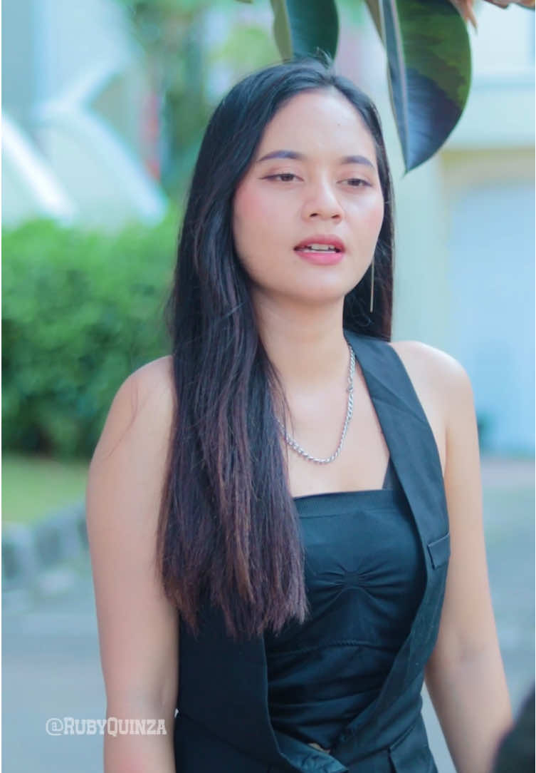 Artis tapi kelakuan minus. @Suneeday Creative  #SerialTikTok #TikTokTainment #TikTokSeries #TikTokSeriesFuture #drama #rubyquinza #suneedaycreative #dramatiktok #viraltiktok #kehidupan #artis #seleb #kerja #pelayan #kafe #sihir #kekuatan 