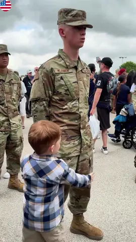 Best Army Tap Outs 😭 #reunion #surprise #army #military #fypシ゚viral #usa #tiktok 