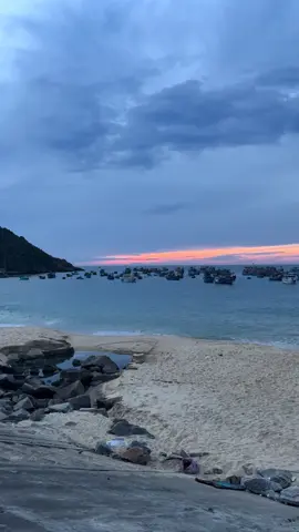 Bình minh Làng Chài Nhơn Lí Quy Nhơn !🥰#QuyNhon #xuyenviet #dulichvietnam #ngathichdi 