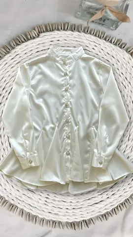 Kemeja Blouse Polos Atasan Wanita Kekinian #kemejawanita #blouse #atasanwanita #rekomendasioutfit #fyp #foryoupage #foryou #masukberanda #bismillahfyp 