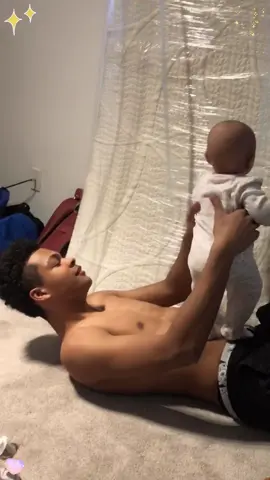 Parental reflexes save babies from falling #dad #dadreflexes #catch #save #SeeHerGreatness#usa#mom