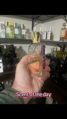 I’ve been talking about this fragrance for a while now. If you haven’t tried it, I would definitely recommend. This has very similar vibes to the JPG Le Male EDT DNA, but better. ##cologne #fragrance #parfum #ballcapcologne #scentoftheday @Parfums de Marly 