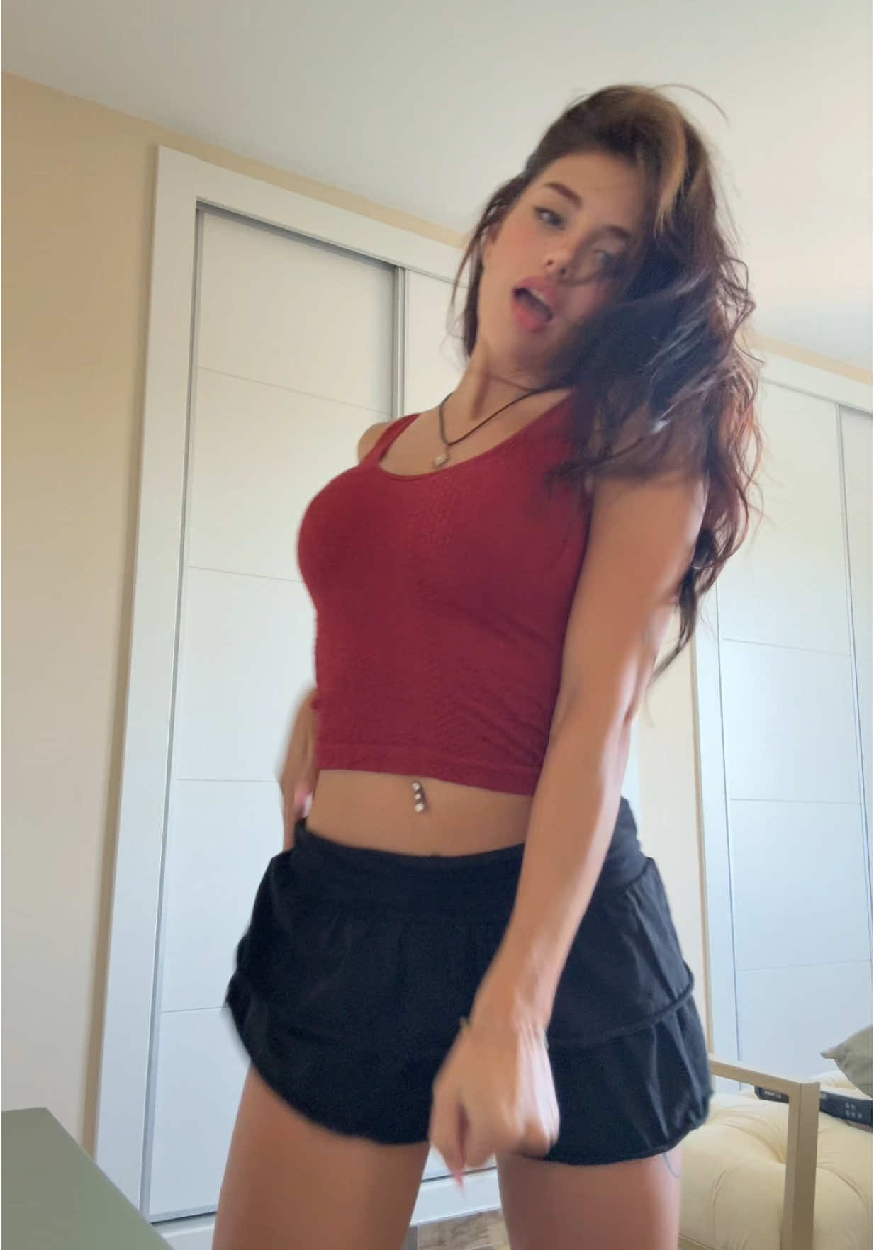 Tryna be like the girl in the pink top 