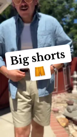 Big shorts are the move 🩳  #styletips #fashiontips 