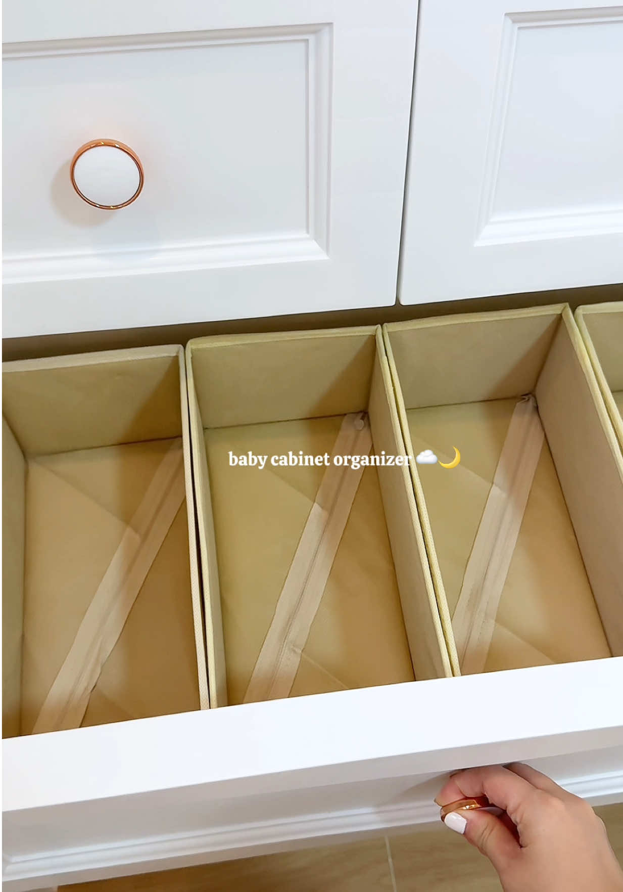 Cabinet organizers in medium and large size ☁️🌙 #organizer #cabinetorganizer #clothesorganizer #trending #fyp #viral #drawerorganizer 