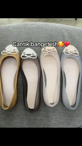 Cantik Banget Beneran❤️💕 @URBAN&CO #urbancoofficial #urbanco  #sepatuwanita  #fyp  #racuntiktok  #sepatumurah  #flatshoes  #flatshoe #flatshoescantikk  #sepatusekolah  #klarybel 