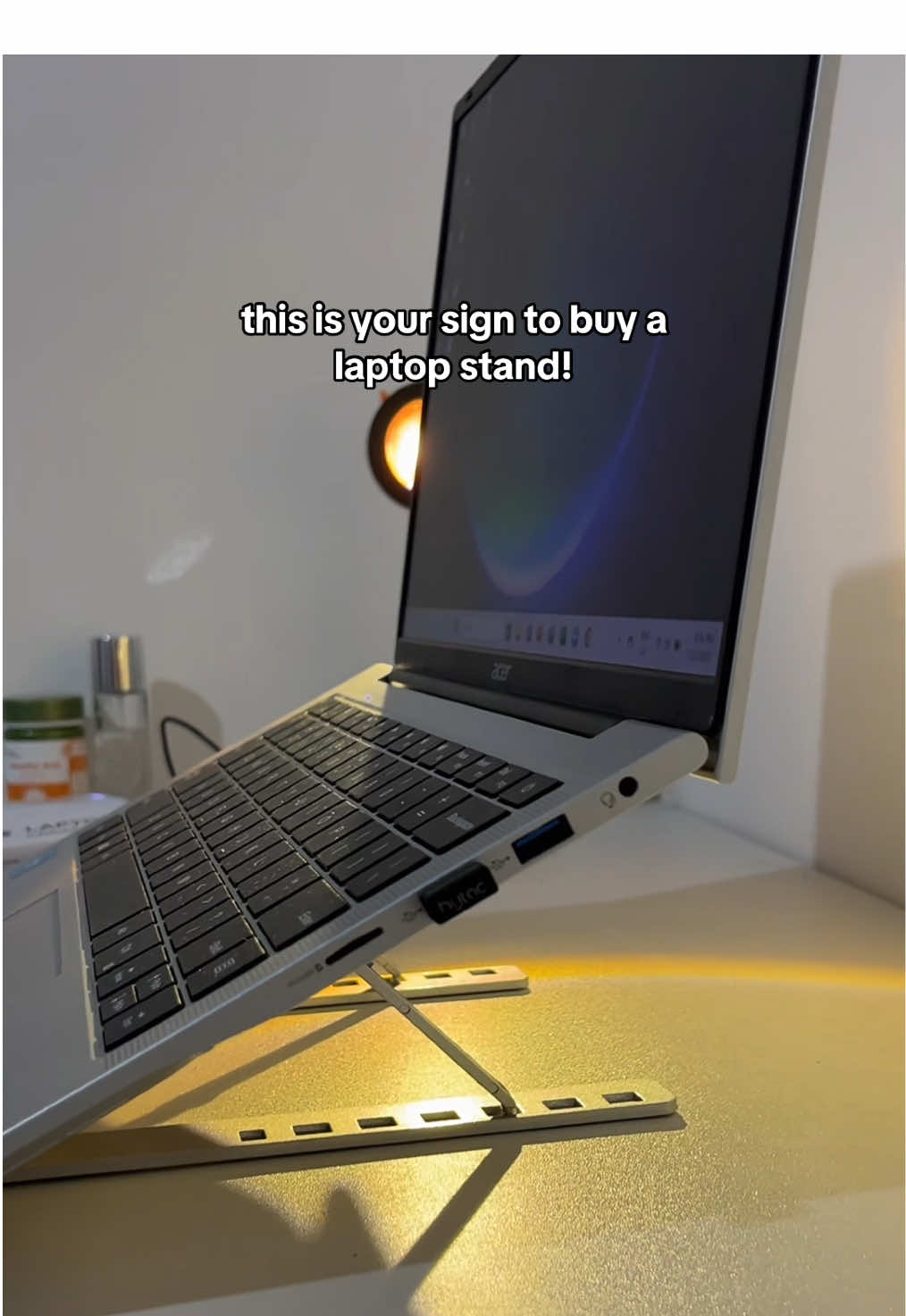 worth it itong laptop stand na itooo! super convenient ✨🫶🏻 #zeuslaptopstand #laptopstand #laptopessentials 