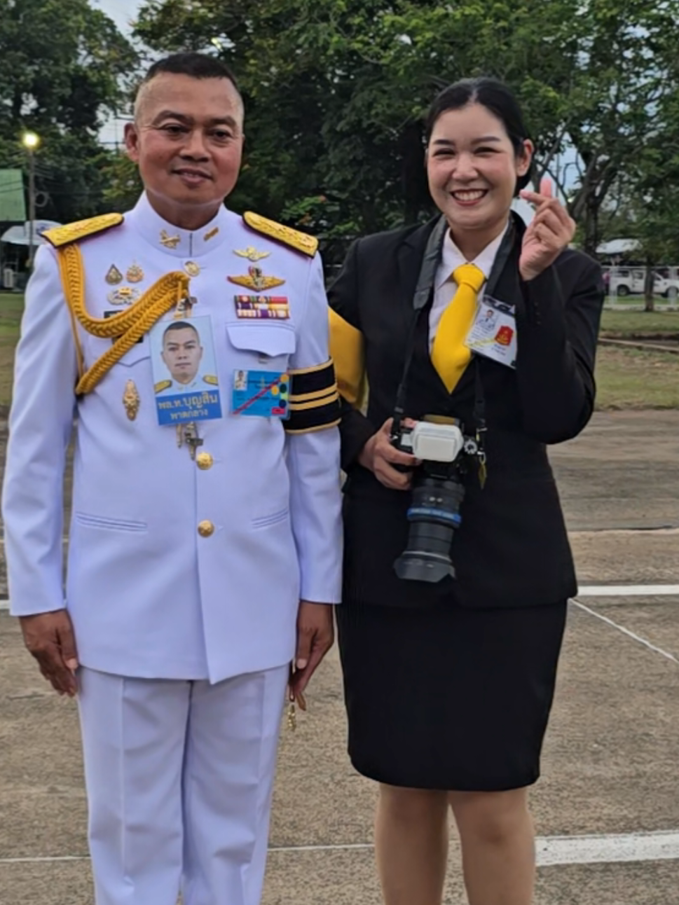 ขออนุญาตบันทึกภาพกับขวัญใจประชาชนคะ 🩷🩷🩷🩷🇹🇭🇹🇭🇹🇭🇹🇭#ทหารบก #ทหาร #อุบลราชธานี #อุบลราชธานี🤪❣️ #หมู่จิ๊บมทบ22 #อุบล #แม่ทัพภาคที่2 #พลโทบุญสิน_พาดกลาง #ขวัญใจ #กองทัพบก 