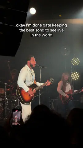 Leon Bridges live is just surreal - and his outfit 🤌 #leonbridges #livemusic #leonbridgesriver #montreux #switzerland #montreuxjazzfestival #mjf #concert #willxgamble 