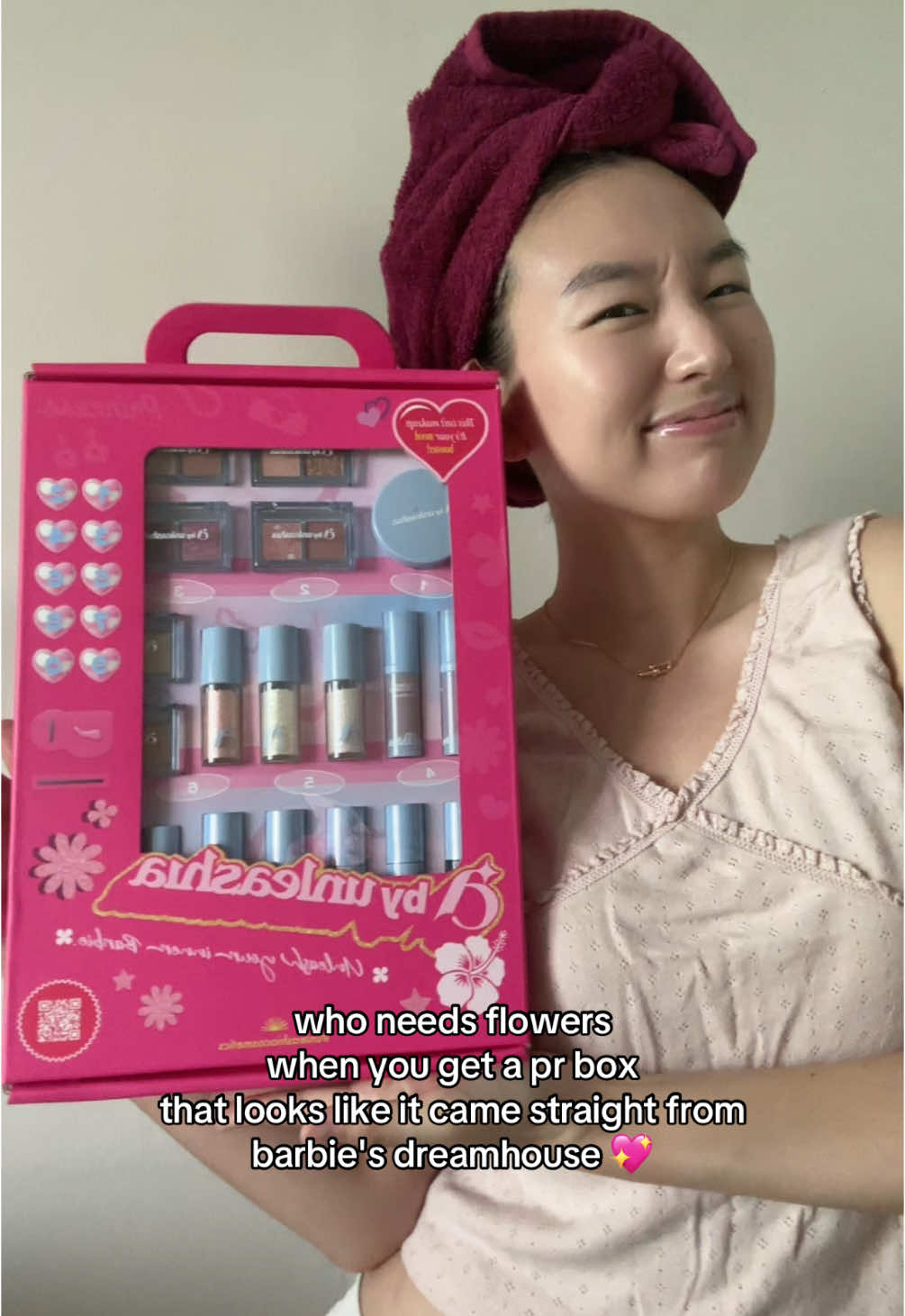 come on barbie lets go party with @Unleashia Global 💚💖 #unleashia #prbox #barbie #makeup #kbeauty #fyp 