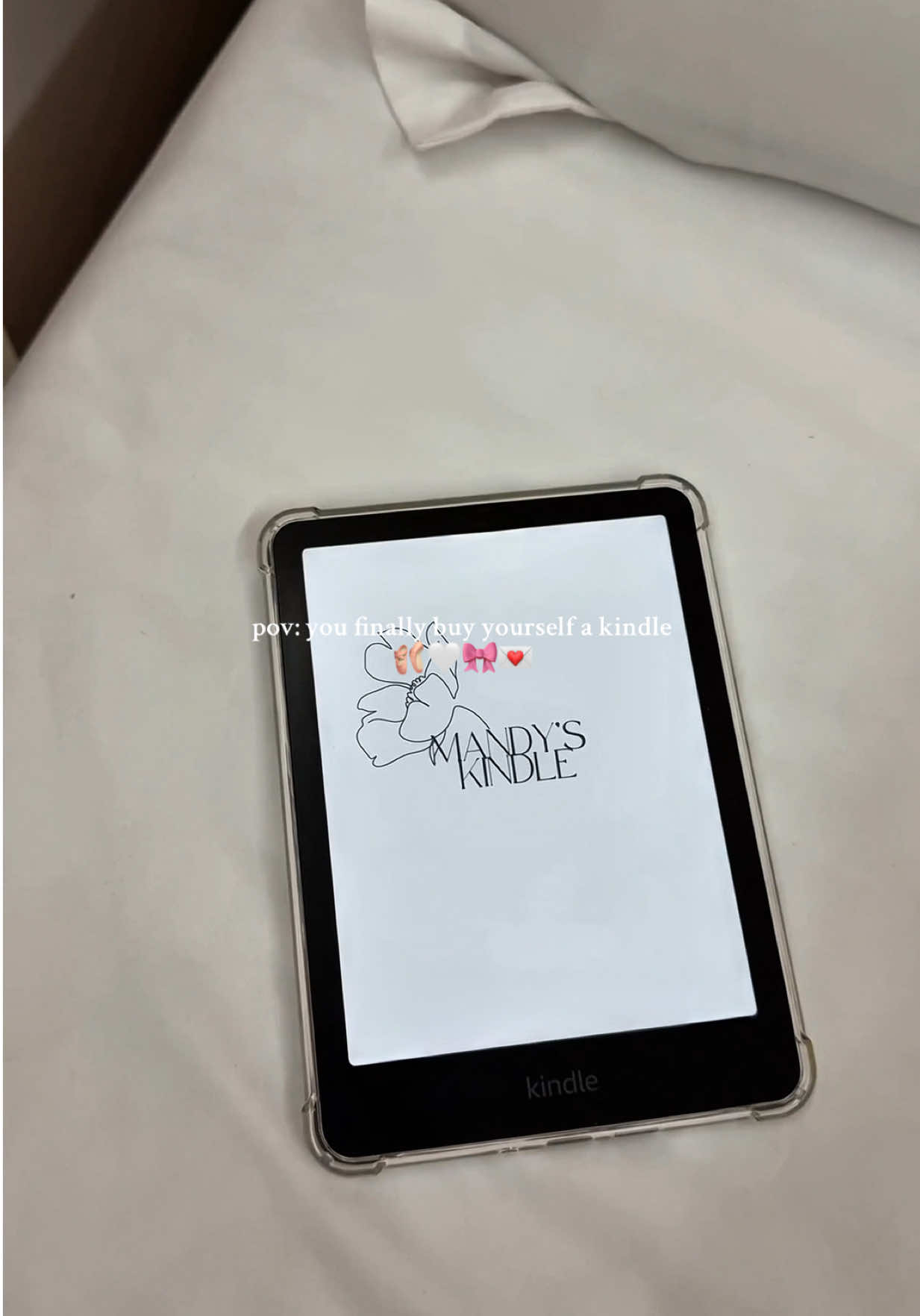 Plot twist: the paperback girly is now team Kindle 🖤✨🫶🏻 after a long love affair with paperbacks, I finally caved. lt’s unbox my Kindle Paperwhite Signature Edition (Gen 12) in metallic black! I guess im officially a kindle girl now 💋 #BookTok #bookish #summerreading #bookworm #fyp #tbr #booktoker #booktokaesthetic #bookclub #kindlegirl #kindleunboxing #kindlepaperwhite #kindle #ereader 