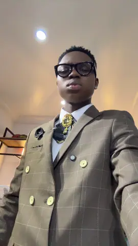 Give me a Chinese name the name wey I like I go press u 200k😉