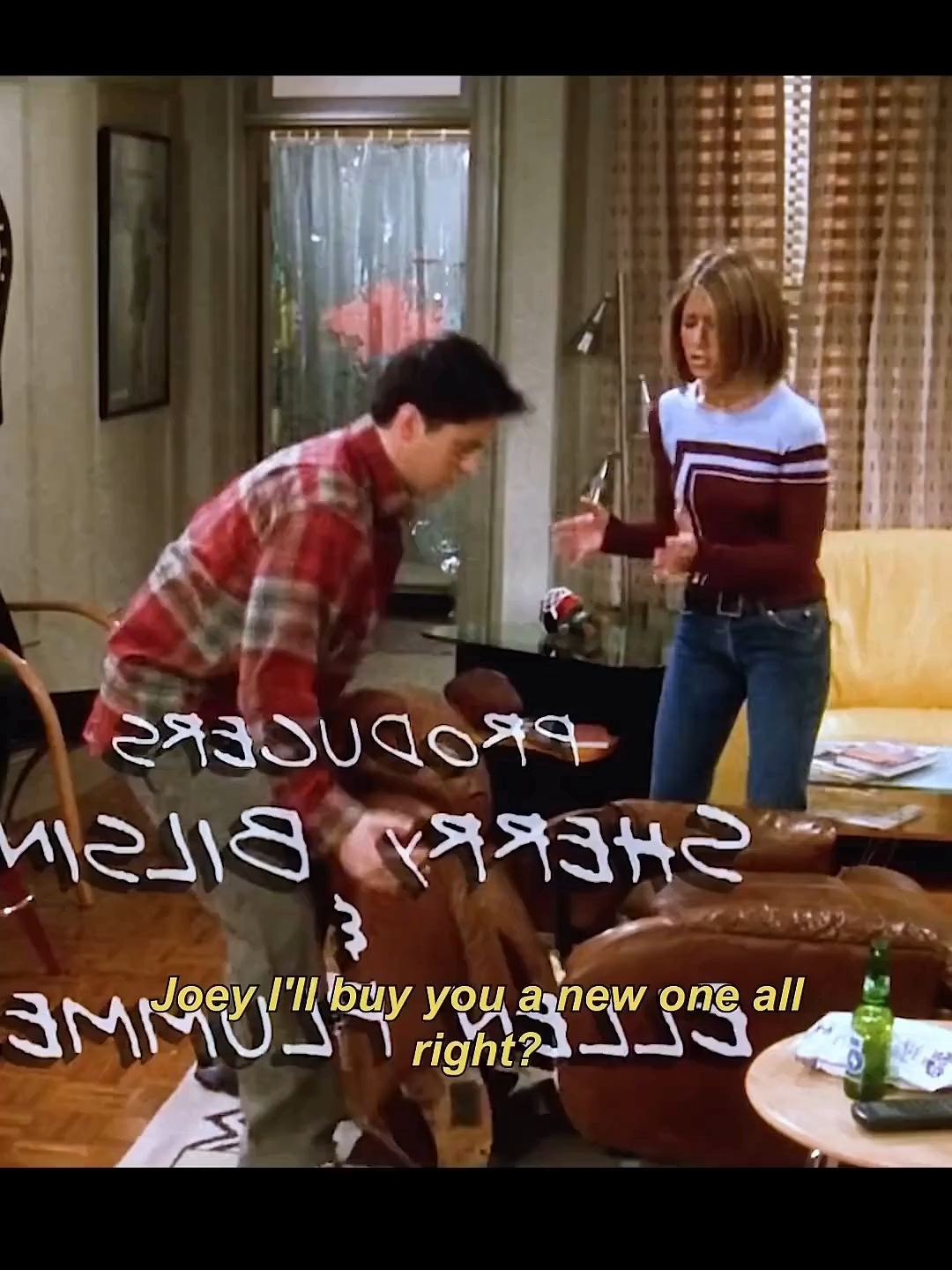 Joey's chair is broken. #friends #movie #ViralMoment #viral_video #fyp #JoeyTribbiani