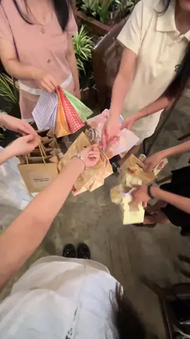 +1 ý tưởng để đu trend với nhóm bạn #friends #banbe #gift #quatang #trend #xuhuong