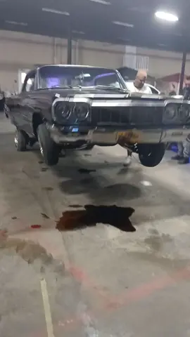 713 day #fyp #impala #candypaint #lowriderlifestyle #houstonlowriders #hydroaddicts #swingwhatyoubring #hopper #hopping 