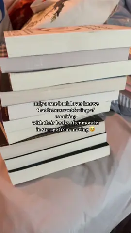 This won’t be the final layout of my shelves but I was just so excited to put them out for me to admire 🥹🫶🏻 does anybody else have that same reunited feeling with their book babies?🥹😭🫶🏻❤️❤️❤️ #BookTok #bookshelf #moving #bookish #bookworm 