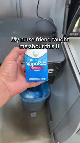 Do this and thank me later !!  #hack #baby #vicks #tipsandtricks #lifetips #DIY #sick #LifeHack #ideas 