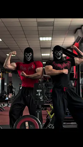 Иинстт: daniel99.fit #gym @Serhii.fit 