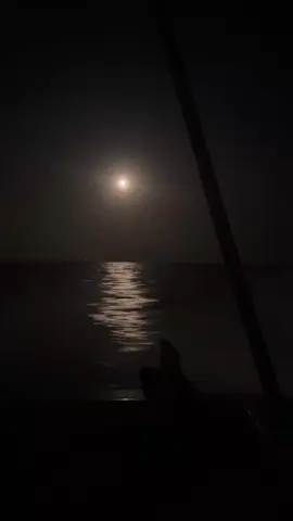 سر ياقلم واكتب مراسيل الاحـــباب اكتب مراسيل الوفــاءفي وفاهــا اكتــب مراســيل ٍ بها جرح ماطاب#classic #بوظبي #b7r 
