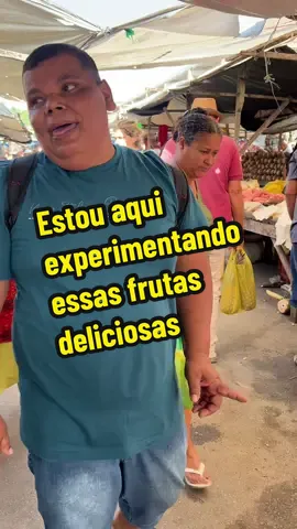 Aqui tem muita fruta isso que é bom da vida