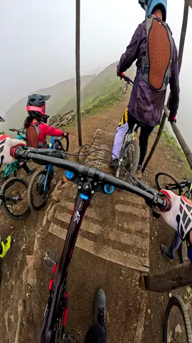 📍Downhill Lima Perú - ⛰️🏔️#manchay #mtbperu #limaperu🇵🇪 #diversion #pachacamac #santacruzv10 #deporte #paisaje #montañas #Viral #funny 