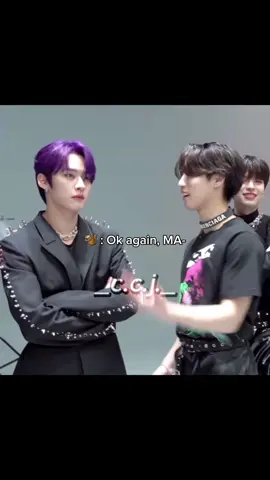 Lee Know’s tsundere way of showing affection/admiration 😂❤️ #minsung #leeknow #hanjisung #fyp 