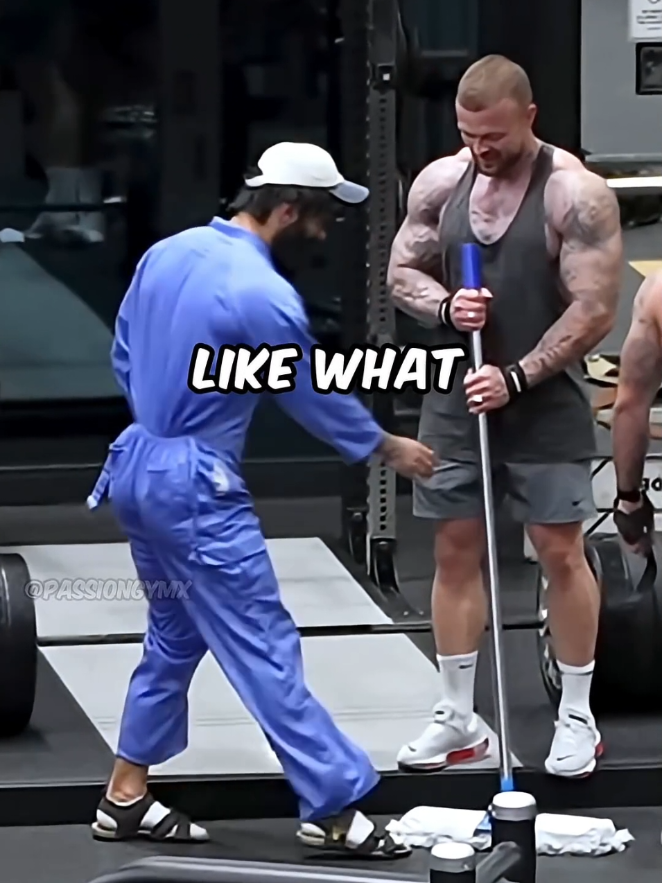 Anatoly leaves the tyrannical  bodybuilders completely speechless!🤗 #Anatoly #jymlover💪❤ #anatolyprank #Prank 
