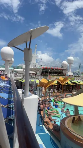 #cruisevacation #cruisevibes #royalcaribbean #cruiseship #bonvoyage 🛳️🌊