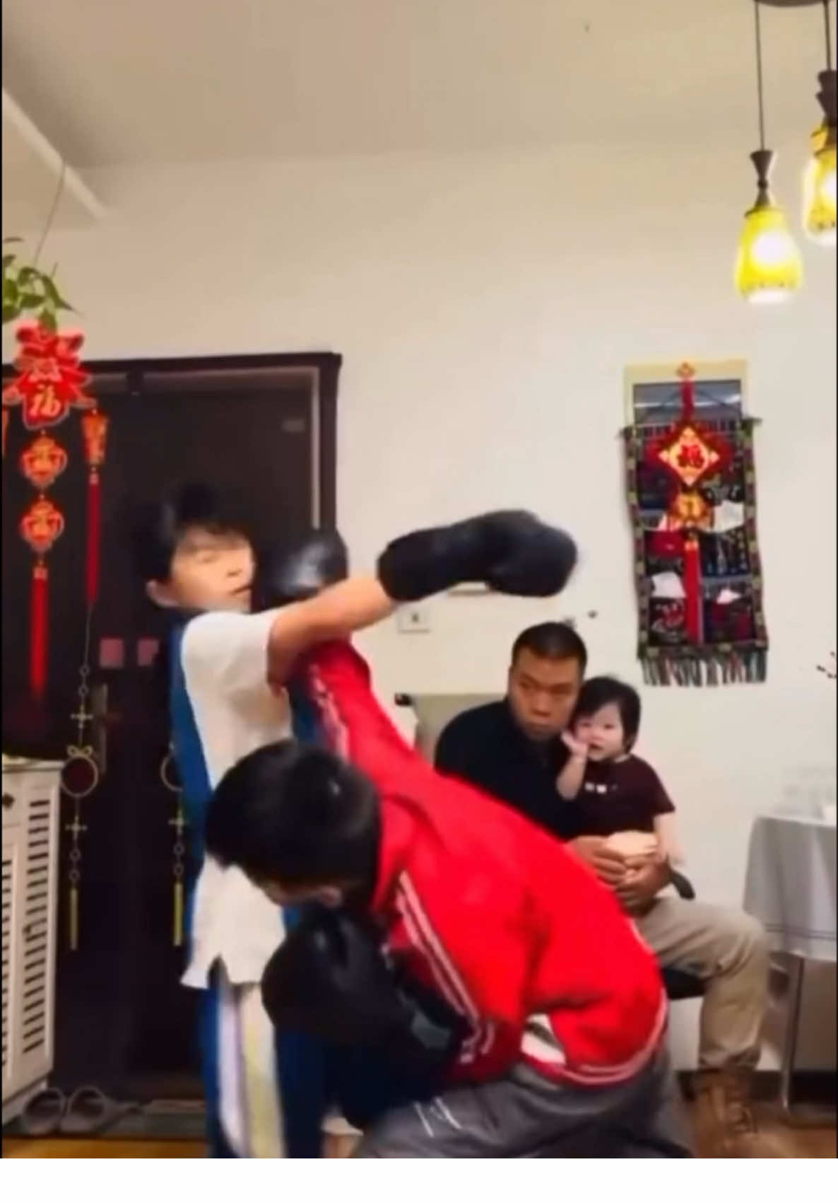 Teach them how to fight👀🫡 #trending #viral #foryoupage #martialarts 